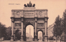 MUNCHEN -  Siegestor - Muenchen