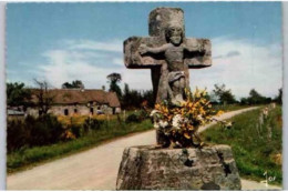 Ste ANNE D'AURAY. -  Calvaire Sur La Route Bretonne Région De Sainte Anne D'Auray   -  Non Circulée. - Sainte Anne D'Auray