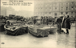 CPA Paris, Die Große Seine-Flut Januar 1910, Matrosen Rüsten Die Canots Berthon Vor Der Kaserne Aus - Autres & Non Classés