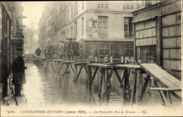 CPA Paris VII, Passerelles Rue De Beaune, Die Große Seineflut, Januar 1910 - Autres & Non Classés