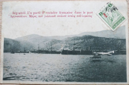 C. P. A. : GRECE : ARGOSTOLI : Une Partie D'escadre Française Dans Le Port, Hydravion, Timbre En 1925 - Grèce