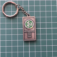 Pendant Keychain Souvenir SU000236 - Football Soccer Germany Deutschland DFB Federation Association Union - Kleding, Souvenirs & Andere