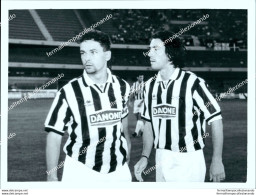 Fo2264 Foto Originale Calcio Juventus Calciatori Roberto Baggio Con Paolo Sousa - Sonstige & Ohne Zuordnung