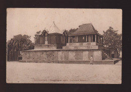 CPA - Madagascar - Palais De La Reine - Tombeaux Royaux - Non Circulée - Madagaskar