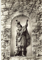 *CPSM - 01 - PEROUGES - Eglise Forteresse Ste Marie-Madeleine - Statue Se St Georges, Patron De Pérouges - Pérouges