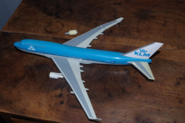 C/ Maquette  Avion En Plastique Plane  Pub KLM Marque  Premier Planes PH-BQF 26 Cm De Long Pour Pièce - Luchtvaart