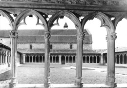 42  CHARLIEU Abbaye Bénédictine  Cloitre Vue Intérieur De L'église  N° 41 \ML4003 - Charlieu