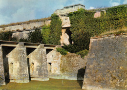 17  ÎLE D' OLERON Le Chateau D'oléron Porte De La Citadelle  N° 68 \ML4004 - Ile D'Oléron