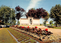 17 ROCHEFORT SUR MER Le Monument De Pierre LOTI    N° 50 \ML4006 - Rochefort