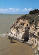 17 MESCHERS-sur-Gironde  Falaises Et Grottes Troglodytes Sur L'estuaire De La Gironde   N° 19 \ML4007 - Meschers