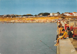 17 CHATELAILLON PLAGE Plage Et Jetée Des Boucholeurs   N° 9 \ML4009 - Châtelaillon-Plage