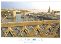 17 LA ROCHELLE  Vue Prise De L'église   N° 13 \ML4012 - La Rochelle