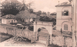 GABON LIBREVILLE  Le Portique D'entrée Du Palais Du Gouverneur     N° 5 \ML4017 - Gabón