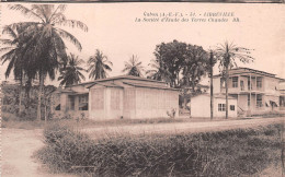 GABON LIBREVILLE  Le Batiment De La Société D'étude Des Terres Chaudes  N° 9 \ML4017 - Gabun