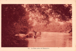 COTE  D' IVOIRE   Sassandra Pirogue De  Prospecteurs Prés De La Rivière Davo Région De  Gbôklé N° 2 \ML4020 - Costa De Marfil