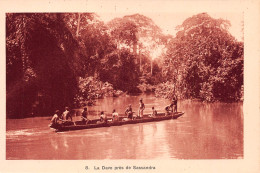 COTE  D' IVOIRE   Sassandra Grande Pirogue De  Prospecteurs Prés De La Rivière Davo Région De  Gbôklé N° 3 \ML4020 - Costa De Marfil