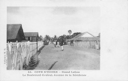 COTE  D' IVOIRE  GRAND LAHOU Le Boulevard Du Centre  N° 17 \ML4020 - Côte-d'Ivoire