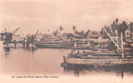 COTE  D' IVOIRE  Grand Bassan Les Bateaux Et Le Warf  N° 19 \ML4020 - Côte-d'Ivoire