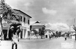 BENIN Ancien DAHOMEY COTONOU   Avenue De La Francophonie Pompes Wuiguebert   N° 32 \ML4022 - Benín