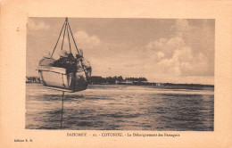 BENIN Ancien DAHOMEY COTONOU   Le WARF Débarquement Des Passagers  N° 39 \ML4022 - Benín
