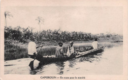 CAMEROUN En Route Pour Le Marché En Pirogue  N° 43 \ML4024 - Kameroen