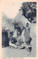 CAMEROUN GAROUA - HABITATION FOULBE Jeunes Filles Et Femmes Aux Seins Nus  N° 19 \ML4024 - Kamerun