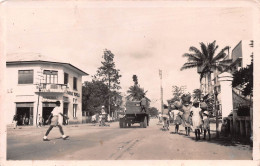 CAMEROUN DOUALA Carrefour Avenue Poincaré Et Du 27 Aout   N° 15 \ML4026 - Cameroun