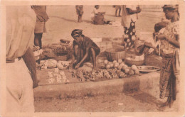 CAMEROUN DOUALA  Vendeuses Sur Le Marché  Carte Vierge  N° 51 \ML4026 - Cameroun