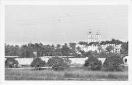 CAMEROUN DOUALA  Cathédrale Et Batiments Du Marché  Photographe PAULEAU   N° 67 \ML4026 - Camerún