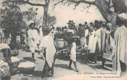 MALI Ex Soudan Français  Bamako Un Elégant Au Marché   N° 76 \ML4029 - Malí