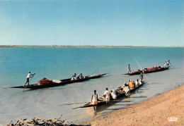 SENEGAL - Pêcheurs Pirogues Sur Le Fleuve  N° 60 \ML4030 - Sénégal