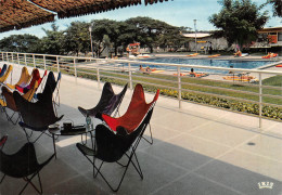 CONGO BRAZZAVILLE  Hotel Des Relais Aériens La Piscine Et Bar Extérieur Mobilier 1970 Vintage (2 Scans)N° 20 \ML4036 - Brazzaville