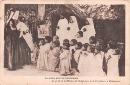 MADAGASCAR  La Prière Pour Les Bienfaiteurs  Soeurs De St Vincent De Paul  Antananarivo  (Scans R/V) N° 41 \ML4041 - Madagascar