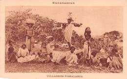 MADAGASCAR  Villageois D'analaroa  Carte Vierge Non Voyagé  AMBOHIDRATRIMO   (Scans R/V) N° 46 \ML4041 - Madagaskar