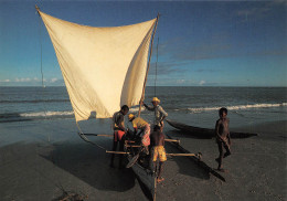 MADAGASCAR  MORONDAVA Départ à La Pêche  Antananarivo   (Scans R/V) N° 76 \ML4041 - Madagaskar