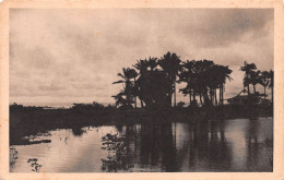 Guinée Française Conakry  Un Coin Sur La Corniche, Le Soir Cpa Non Circulé (Scans R/V) N° 74 \ML4050 - Frans Guinee