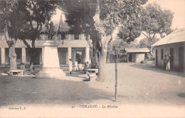 Guinée Française CONAKRY Monument Aux Morts Devant Le Batiment De La Mission  Konakry  (Scans R/V) N° 2 \ML4051 - Französisch-Guinea