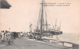 Guinée Française CONAKRY Bateaux De Pêche Et Cargo Au Wharf De Konakry    (Scans R/V) N° 32 \ML4051 - Französisch-Guinea