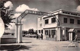 17  ROCHEFORT SUR MER  Entrée De La Base école Des Mécaniciens De L'air Aviation (Scans R/V) N° 72 \ML4059 - Rochefort