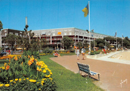 17  ROYAN  La Promenade Du Front De Mer  (Scans R/V) N° 20 \ML4065 - Royan