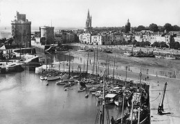 17 LA ROCHELLE  Le Bassin à Flot  (Scans R/V) N° 37 \ML4066 - La Rochelle