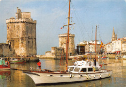 17 LA ROCHELLE Superbe Yacht (Scans R/V) N° 56 \ML4066 - La Rochelle