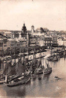 17 LA ROCHELLE  Bateaux De Pêche Et Thoniers Au Repos (Scans R/V) N° 66 \ML4066 - La Rochelle