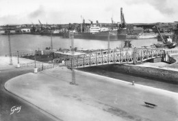 17 LA ROCHELLE  Le Pont Tournant Et Les Bassins  (Scans R/V) N° 21 \ML4067 - La Rochelle