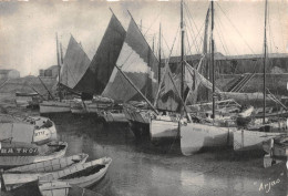 17 île D' Oléron SAINT TROJAN LES BAINS  Le Port Sardiniers Carte Vierge Non Voyagé és ARJAC (Scans R/V) N° 19 \ML4069 - Ile D'Oléron