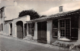 17 île D' Oléron SAINT PIERRE  La Maison Des Aïeules De Pierre Loti Non Circulé (Scans R/V) N° 44 \ML4069 - Saint-Pierre-d'Oleron