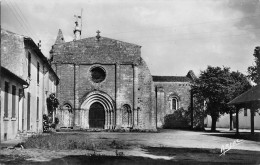 17 île D' Oléron SAINT GEORGES Place Du Marché L'église  (Scans R/V) N° 62 \ML4069 - Ile D'Oléron