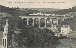 Châteaulin * Passage Train Locomotive Ligne Chemin De Fer Finistère , Clocher De Notre Dame Et Viaduc De Kerlobret - Châteaulin