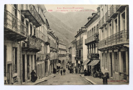 CPA. 65.Cauterets - Rue De La Raillère - Cauterets