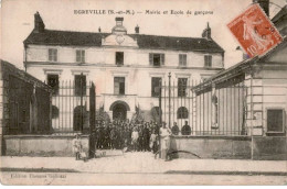 EGREVILLE: Mairie Et école De Garçons - Très Bon état - Autres & Non Classés